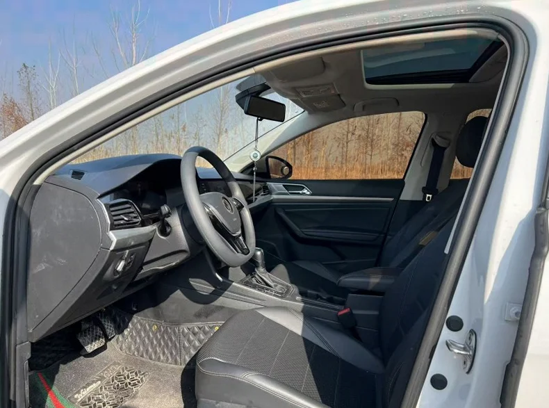 大众朗逸 后面外观一