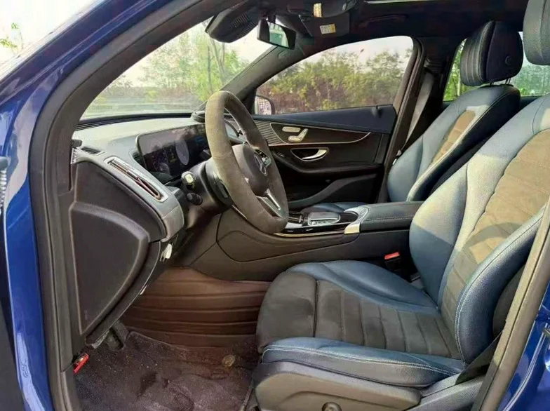 奔驰EQC 后面外观三