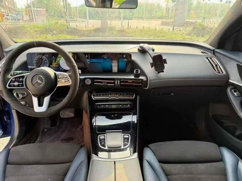 奔驰EQC 后面外观二