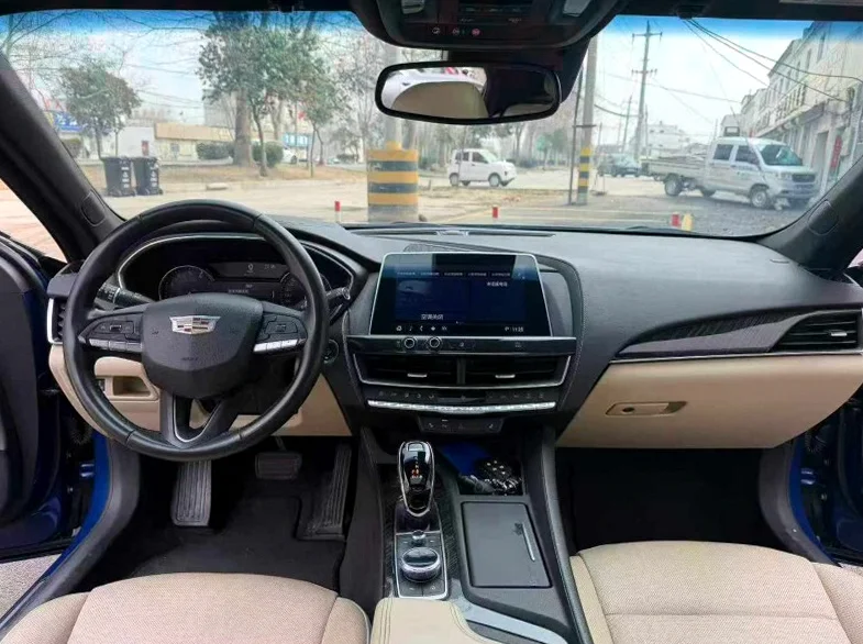 凯迪拉克CT5 内饰前排