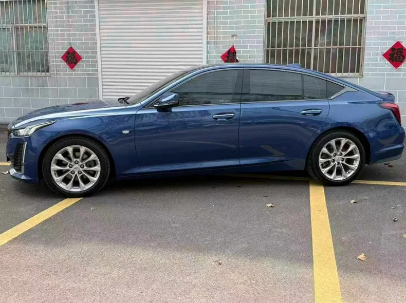 凯迪拉克CT5 正面外观三