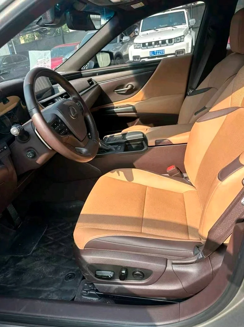 雷克萨斯ES 内饰前排