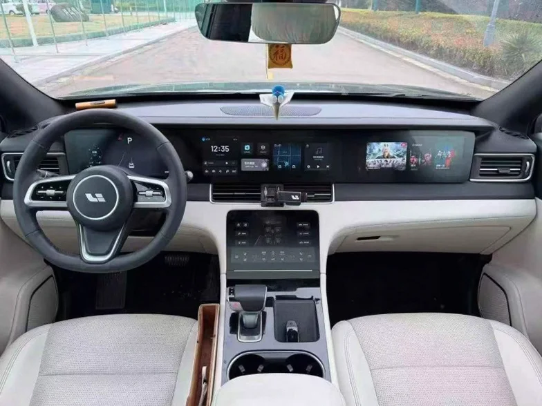 理想ONE 正面外观三