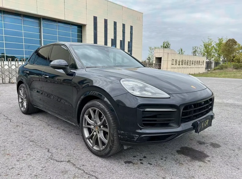 保时捷卡宴 正面外观二