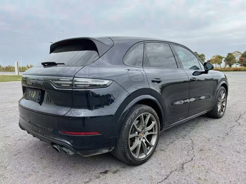 保时捷卡宴 内饰后排