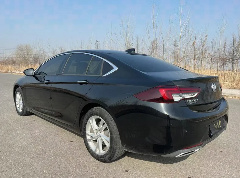 别克君威 驾驶室