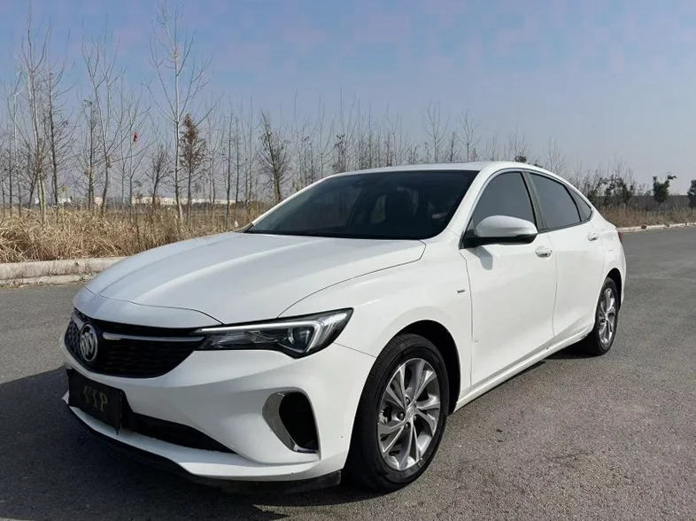 别克威朗 正面外观三