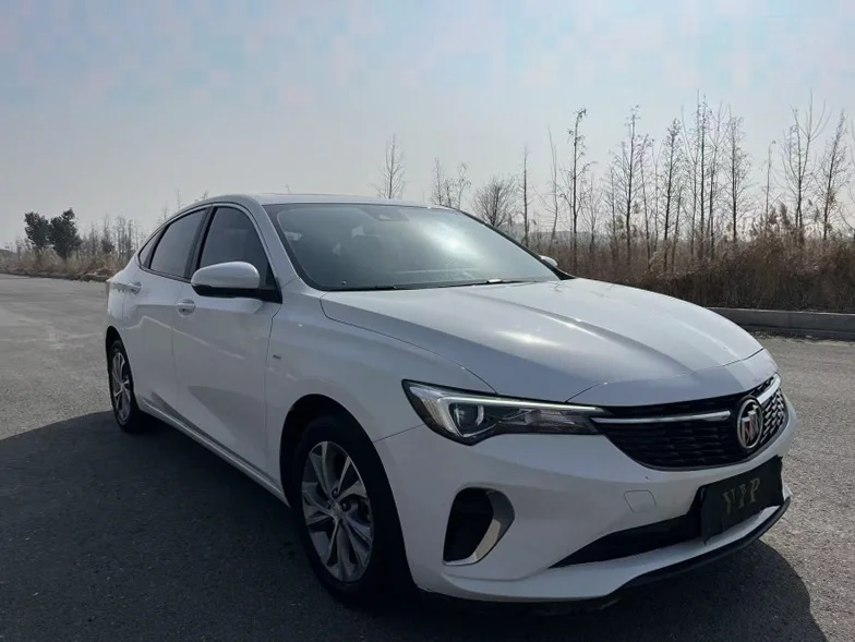 别克威朗 正面外观二