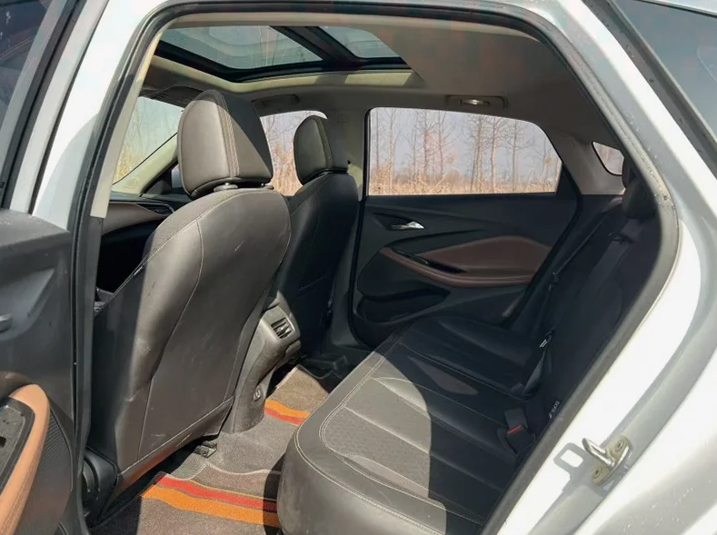 别克威朗 后面外观二