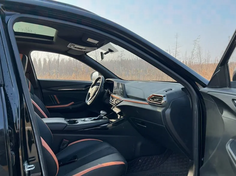 长安汽车欧尚 后面外观三