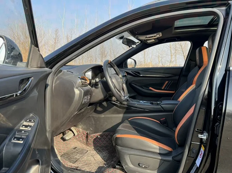 长安汽车欧尚 后面外观一