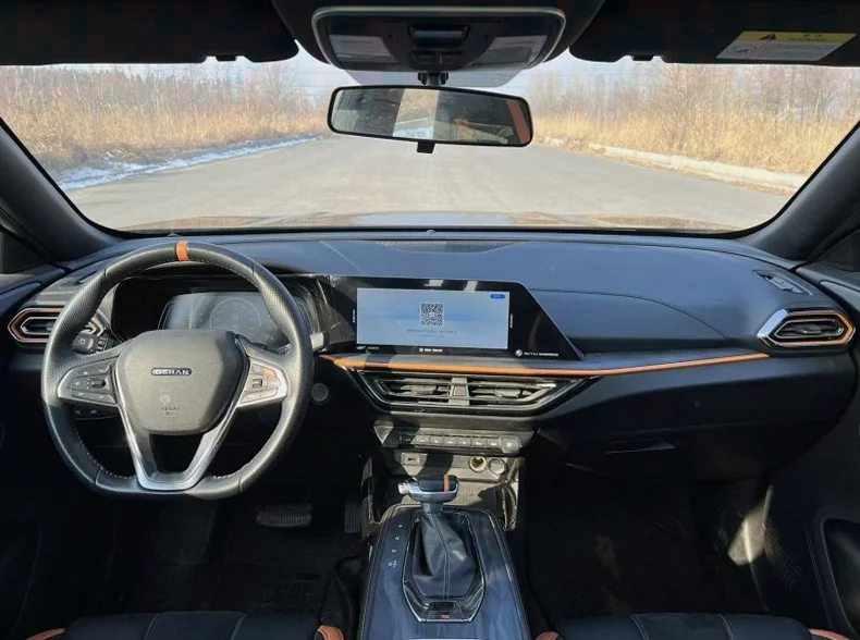 长安汽车欧尚 内饰前排