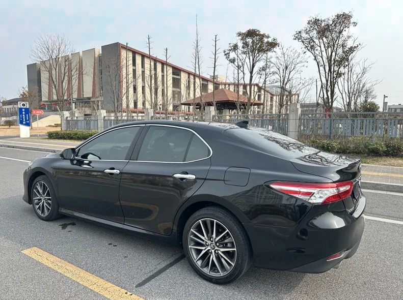 丰田凯美瑞 后面外观一