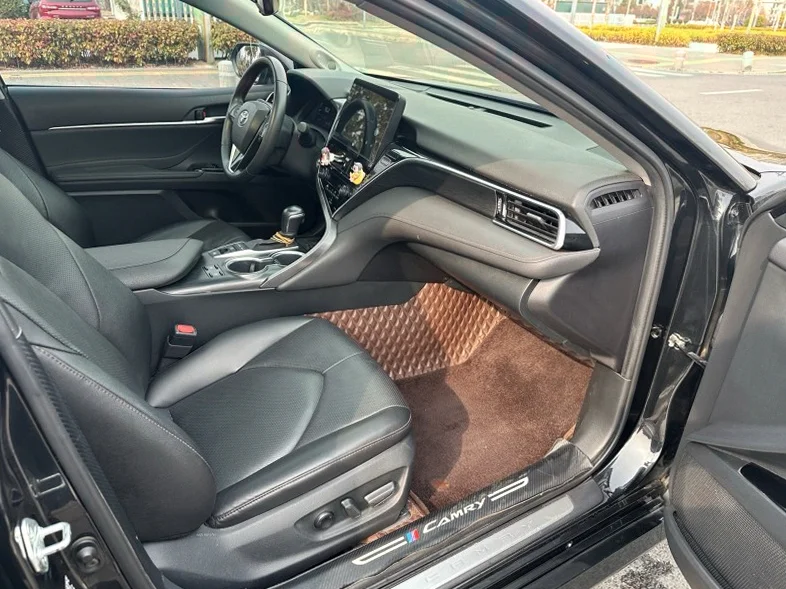 丰田凯美瑞 驾驶室