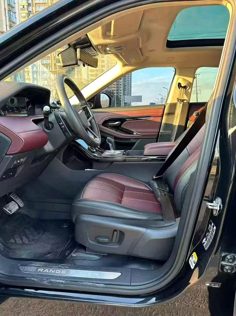 路虎极光 后面外观一