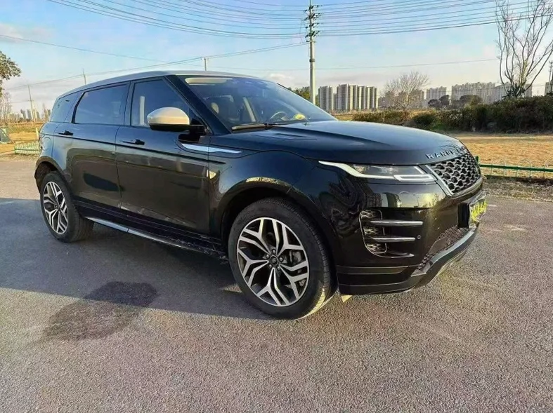 路虎极光 正面外观三