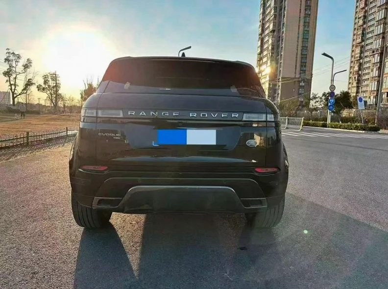 路虎极光 驾驶室