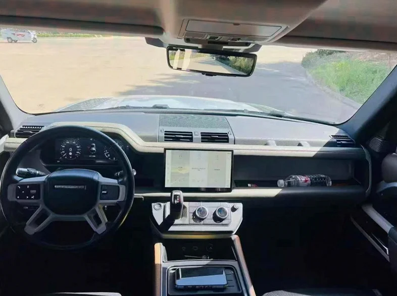 路虎卫士 后面外观二