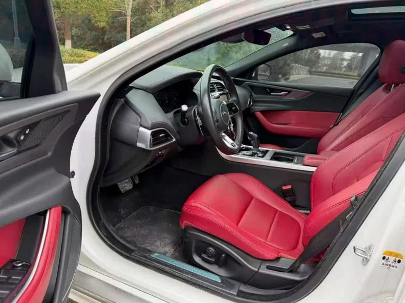 捷豹XEL 后面外观二