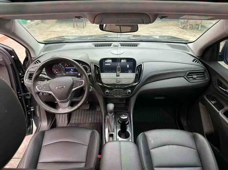 雪佛兰探界者 后面外观一