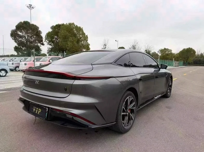 智己L7 内饰后排