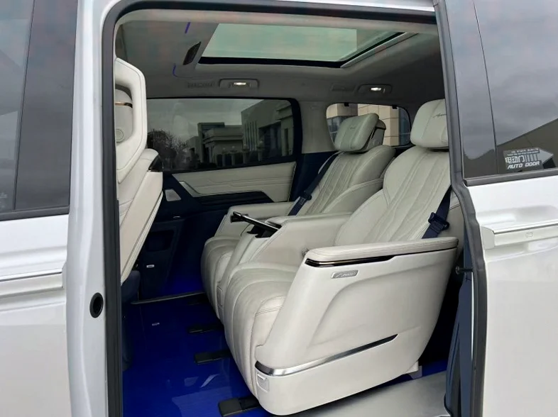 别克世纪 后面外观二