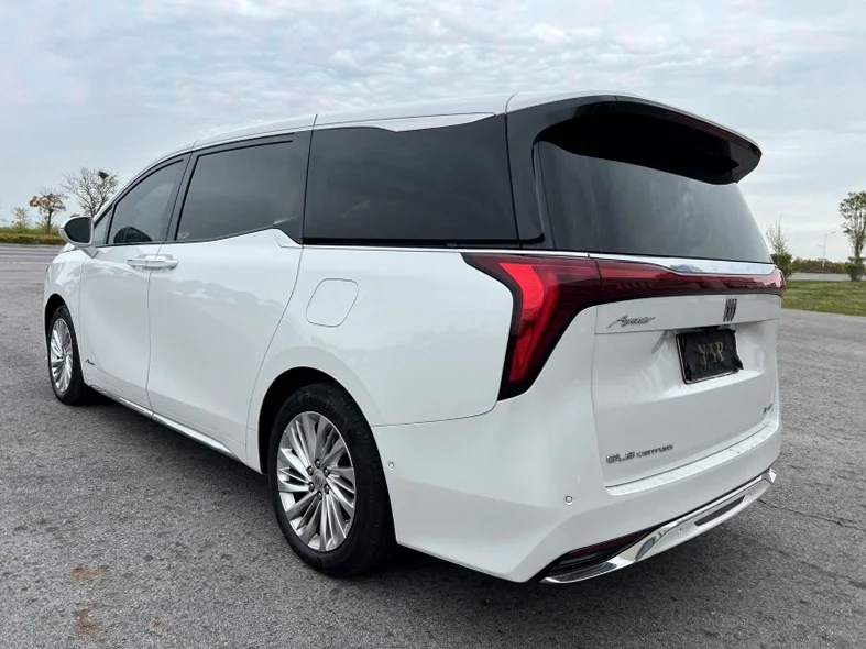 别克新世纪 驾驶室