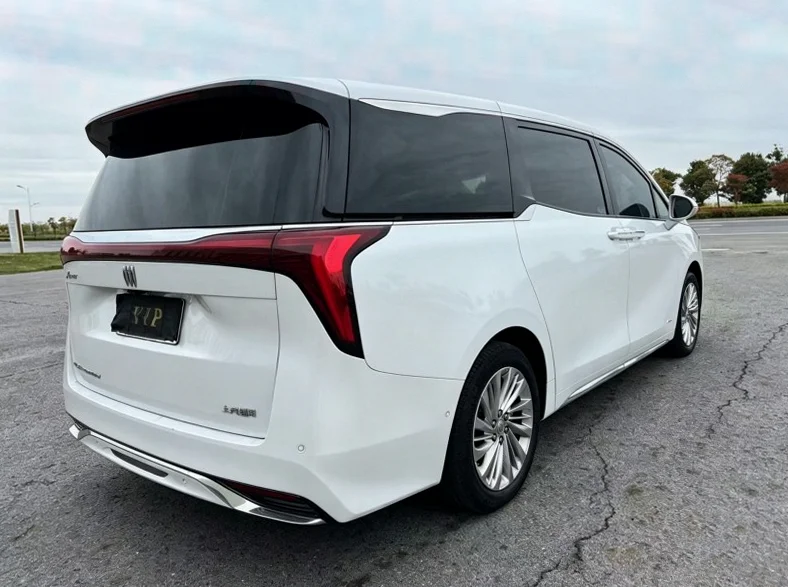 别克新世纪 后面外观三