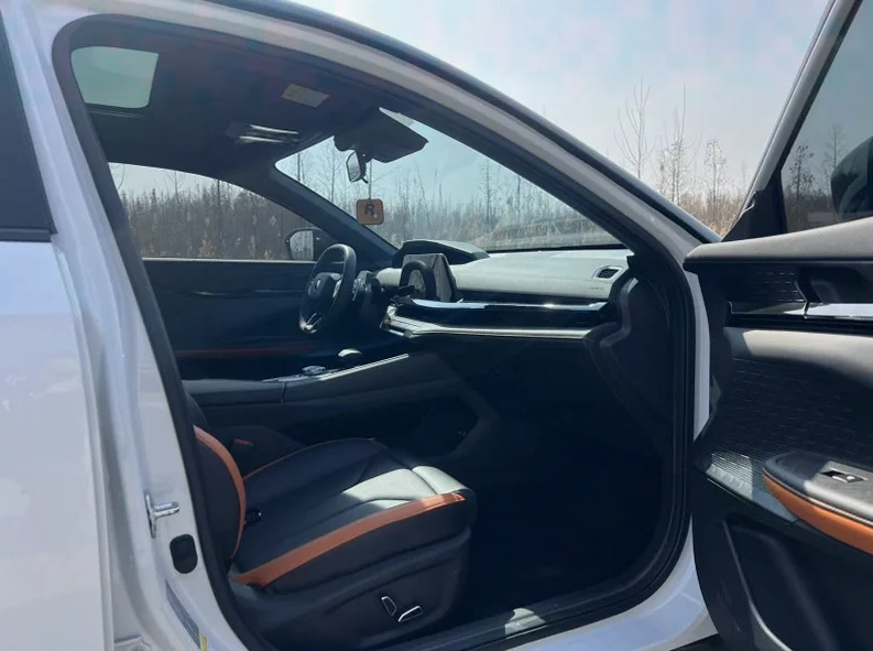 长安汽车UNI 后面外观三