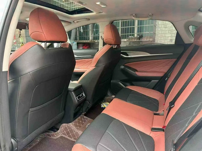 长安汽车逸动 后面外观二