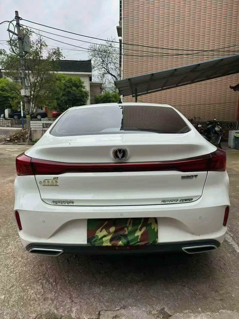 长安汽车逸动 内饰后排