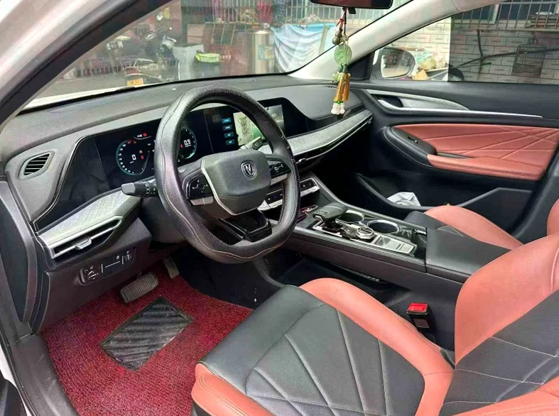 长安汽车逸动 后面外观一