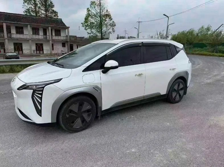 传祺埃安Y 正面外观三