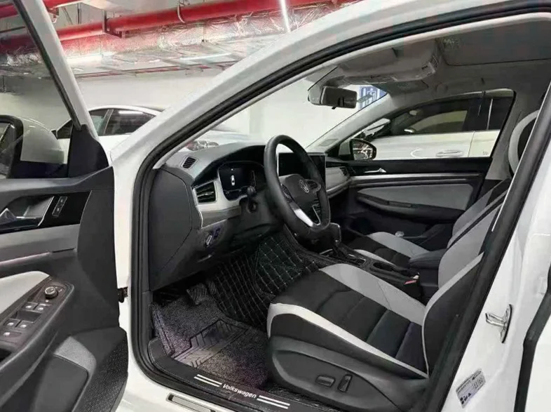 大众宝来 后面外观一