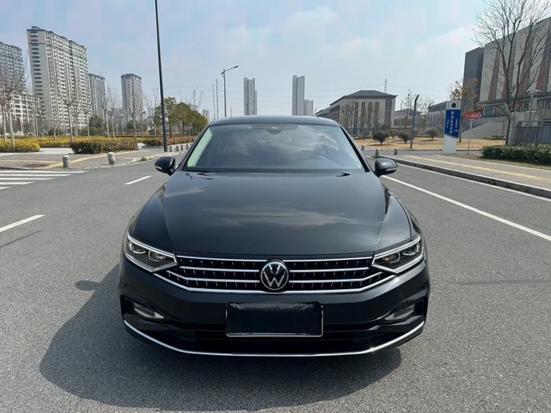 23年大众迈腾 2.0T自动豪华版