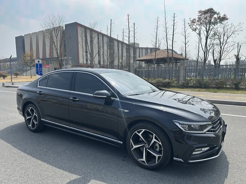 大众迈腾 正面外观二