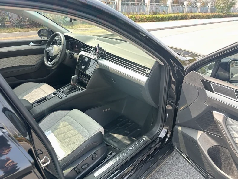 大众迈腾 驾驶室