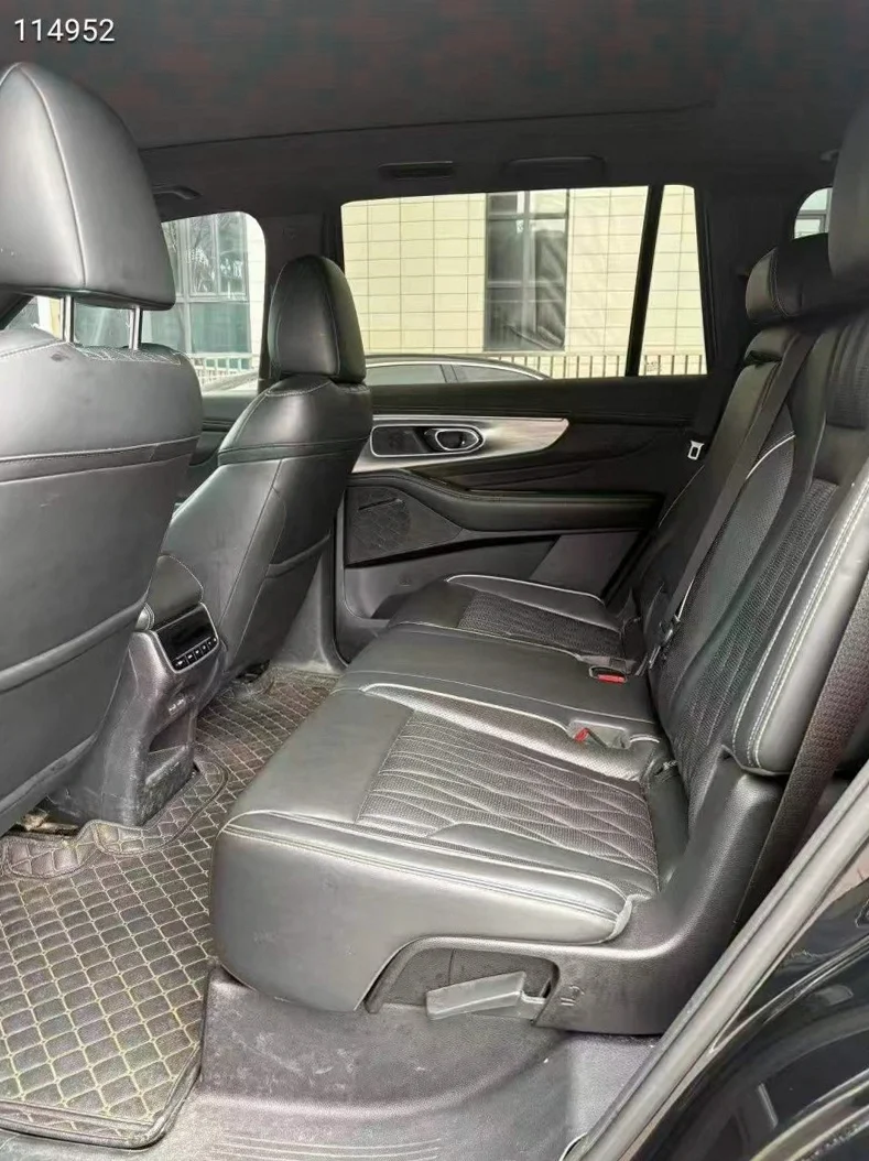 传祺GS8 后面外观三