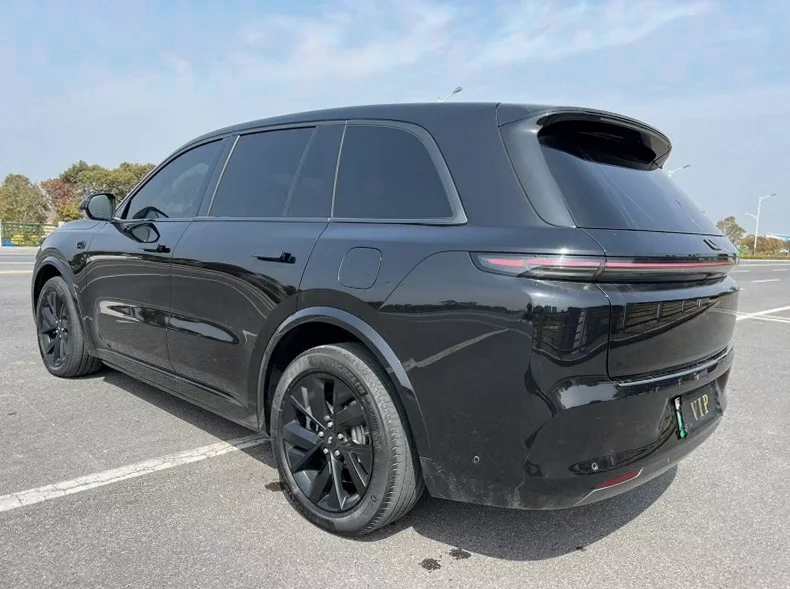 理想L8 内饰后排