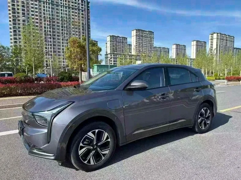 哪吒U 正面外观三