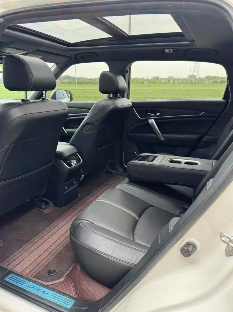 本田URV 后面外观一