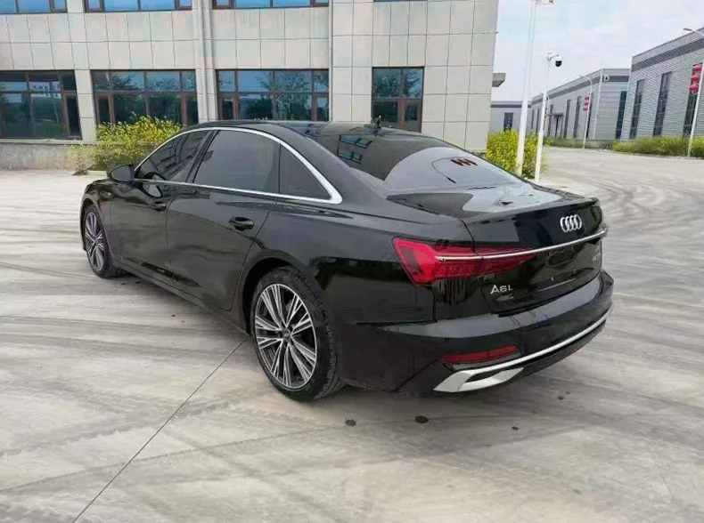 奥迪A6L 内饰后排