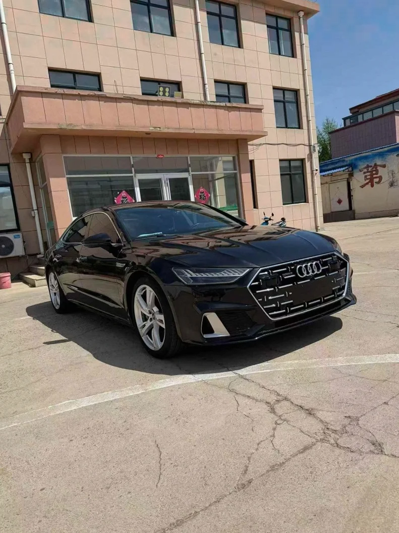 奥迪A7L 正面外观三