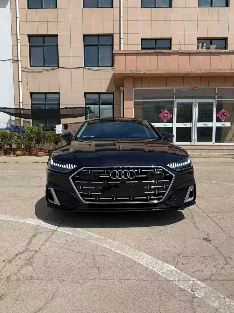 24年奥迪A7L黑武士四驱顶配