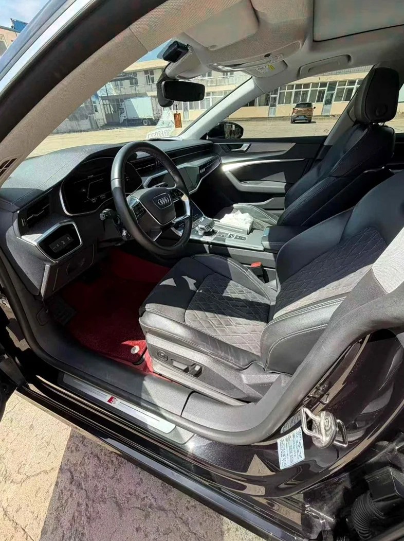 奥迪A7L 后面外观一