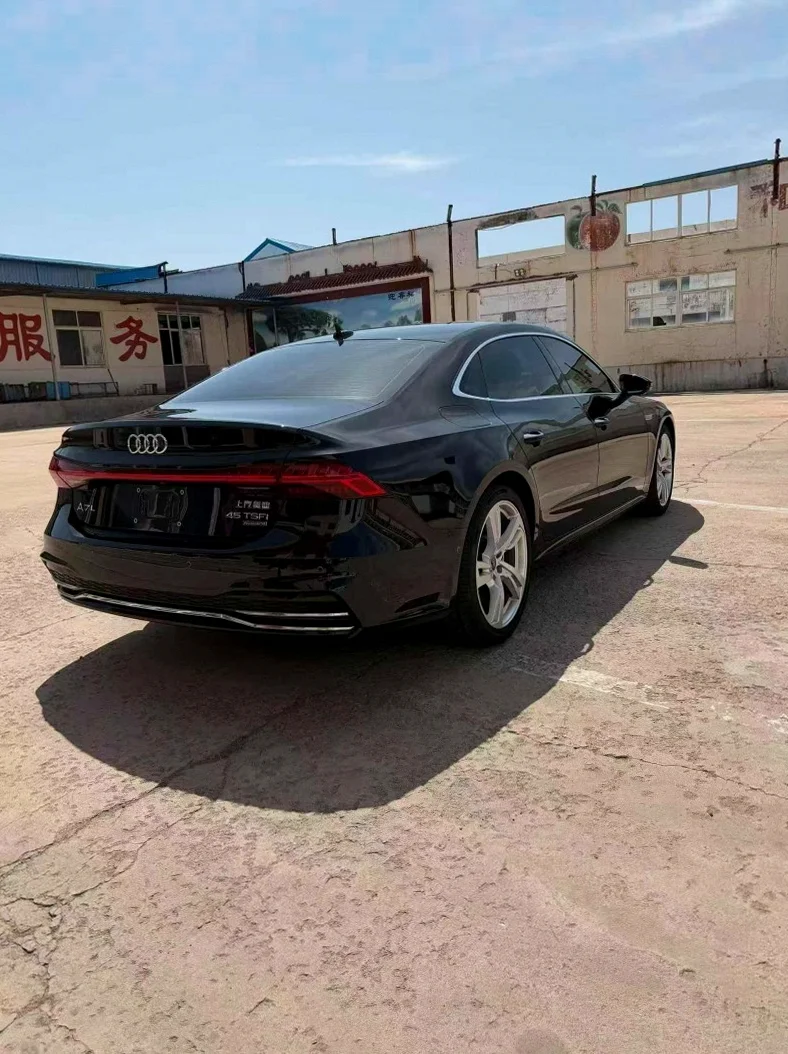 奥迪A7L 内饰后排