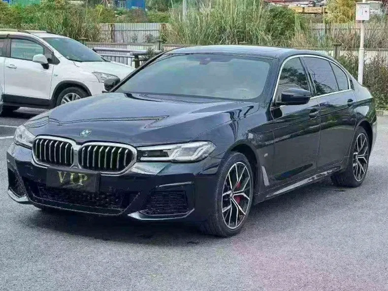 宝马5系 正面外观三