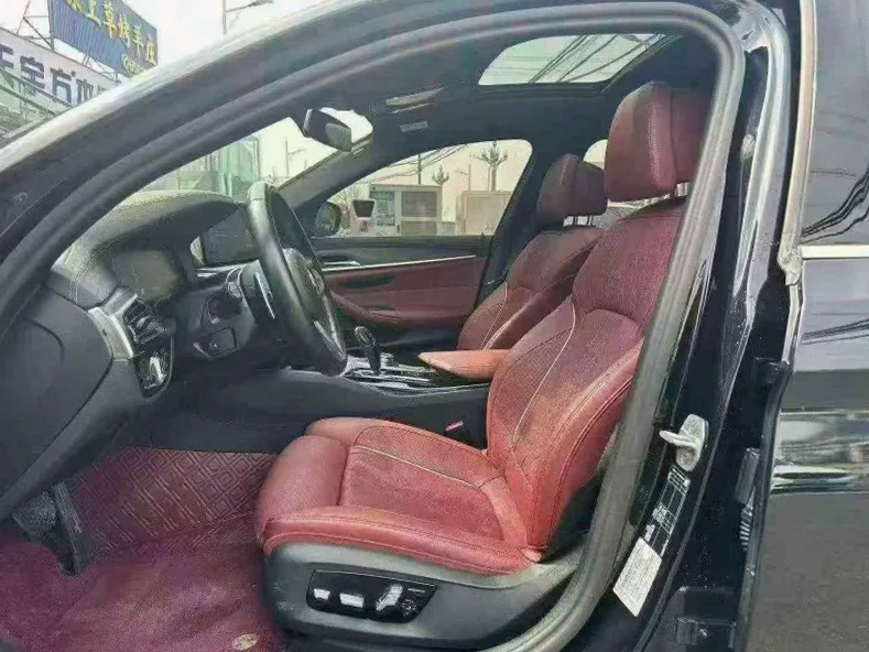 宝马5系 后面外观二