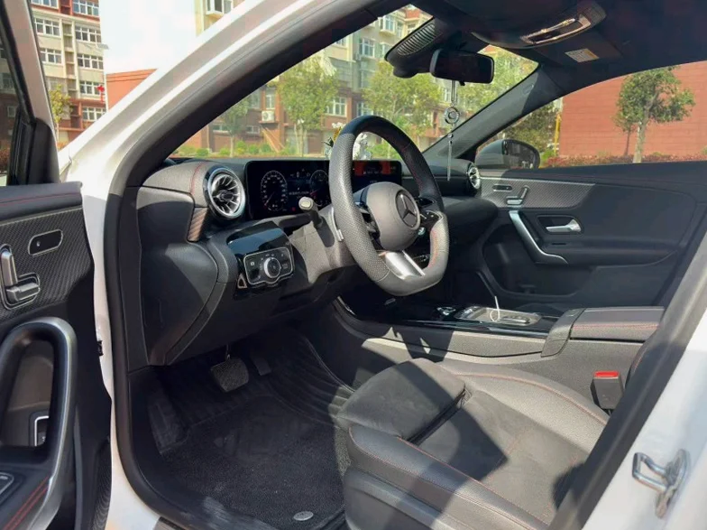 奔驰A 后面外观三