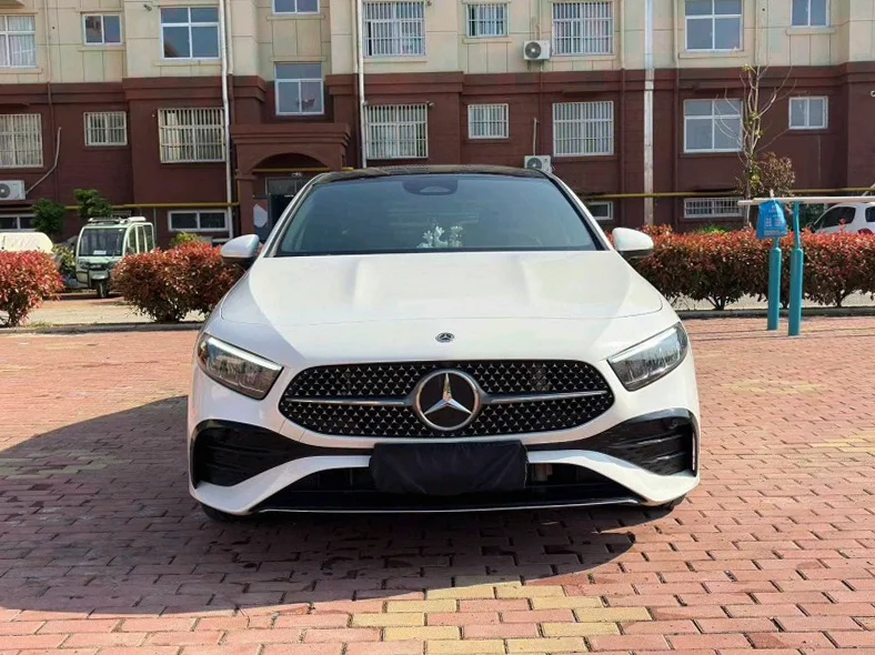 24年奔驰A200L时尚型